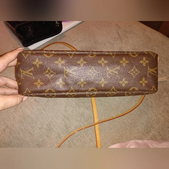 Louis Vuitton crossbody bag - Picture 4 of 16